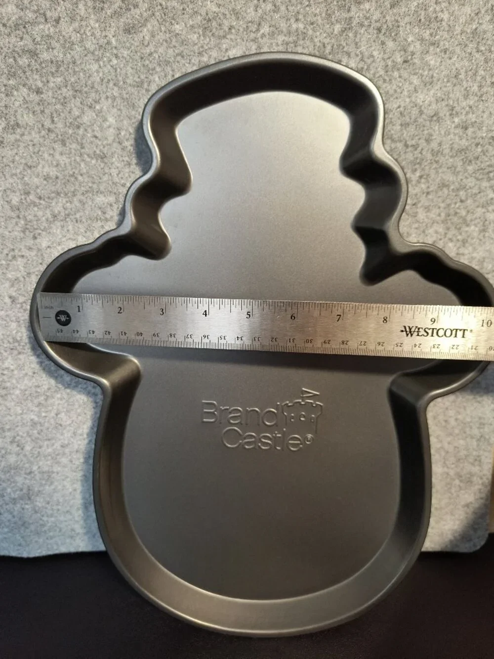 Brand Castle Snowman Shaped Baking Pan 10.5